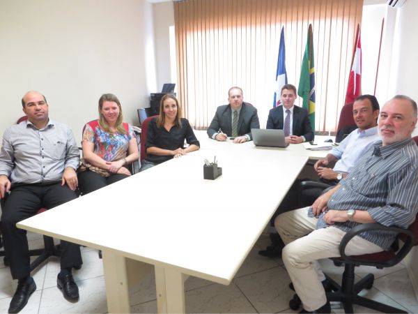 Comiss�o dos Assuntos Judici�rios realiza a primeira reuni�o de 2016 na sede da Subse��o de Joinville