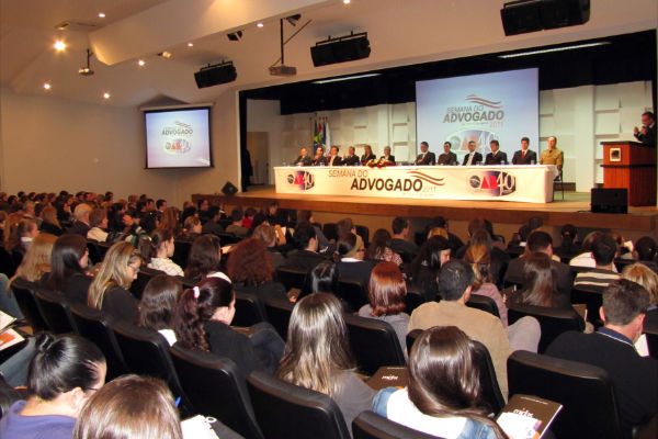 Mais de 400 participantes no Ciclo de Palestras da Semana do Advogado OAB Joinville 