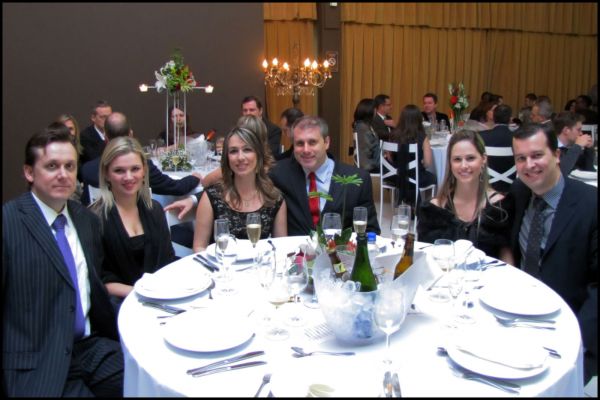 Advogados e familiares confraternizaram-se em memor�vel Jantar Baile da OAB Joinville na V12