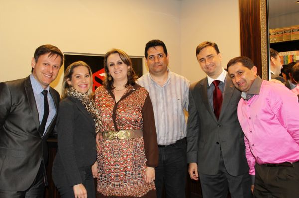 OAB Joinville prestigia inaugura��o de livraria conveniada com a CAASC