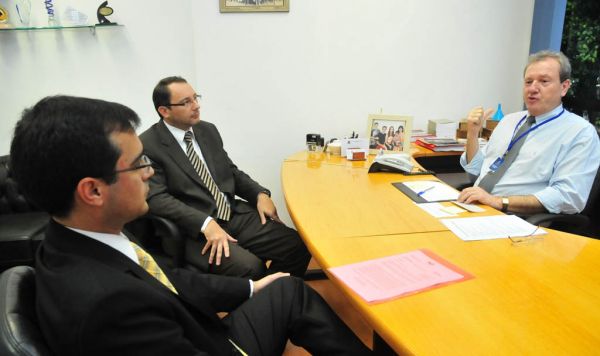 Comiss�o de Direito Tribut�rio da OAB Joinville � recebida pelo Presidente da C�mara: melhorias na Jurat de Joinville