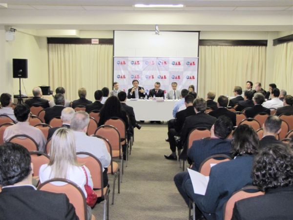 Advogados da Subse��o de Joinville reuniram-se em Assembl�ia Geral para tratar de prerrogativas e �tica