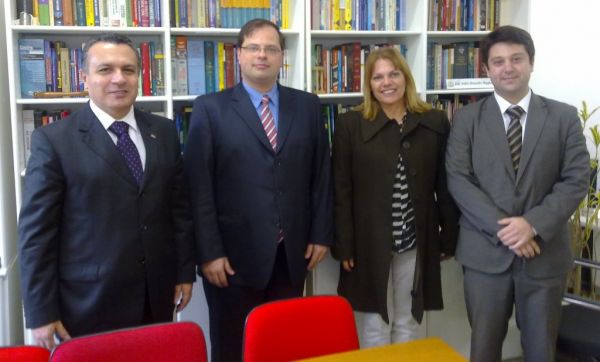 Representantes da OAB Joinville s�o recebidos pelo novo titular do Juizado da Univille
