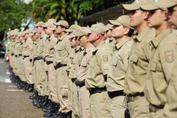 Presidente da OAB Joinville participa da solenidade de troca de comando na Pol�cia Militar