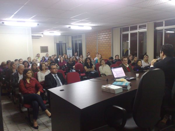 OAB Joinville promove Curso de Alimentos com participa��o de Advogados e Estagi�rios