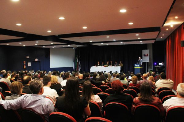 Joinville recebe 40 novos Advogados