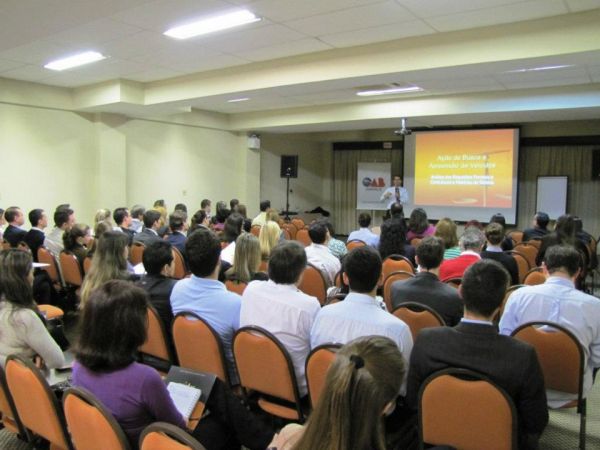 Advogados participam da palestra OAB Joinville "A��o de Busca e Apreens�o" (13/06)