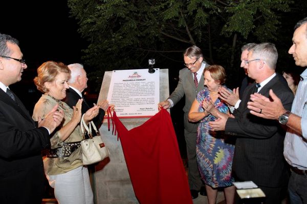 Inaugurada ponte ligando Centreventos ao F�rum: reivindica��o da OAB Joinville