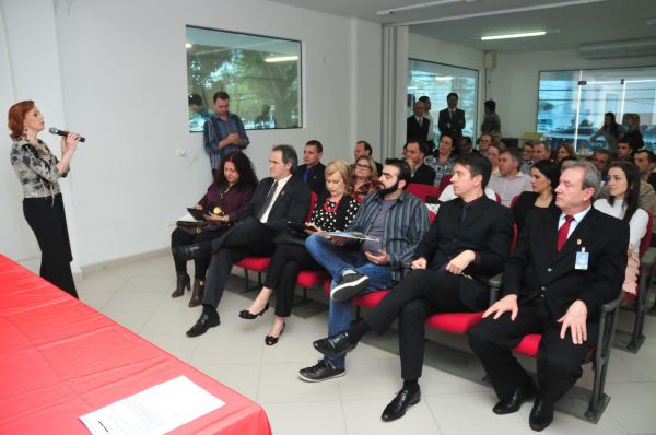 OAB Joinville integra comitiva que foi a Florian�polis discutir situa��o do Pres�dio Regional