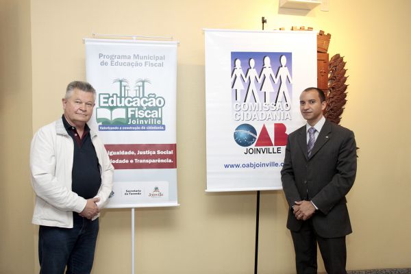 Comiss�o da OAB Joinville participa de evento sobre Educa��o Fiscal