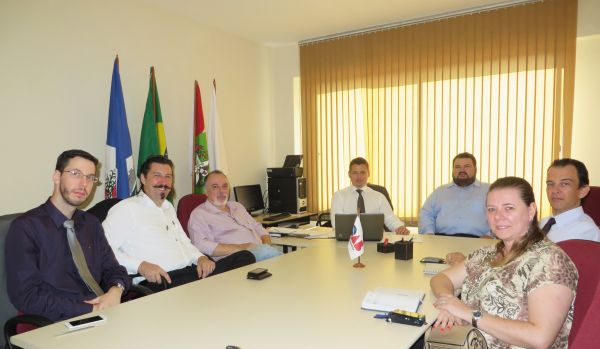 Comiss�es da OAB Joinville realizam reuni�o para tratar dos problemas de atendimento em reparti��es