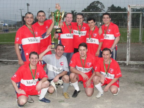 Campeonato Estadual: equipe de Futebol da OAB Joinville vence mais uma etapa 