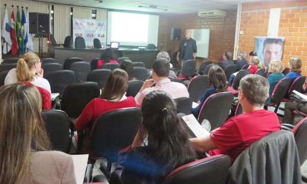 OAB Joinville e ESA promovem Curso de Atualiza��o em L�ngua Portuguesa (1� parte)