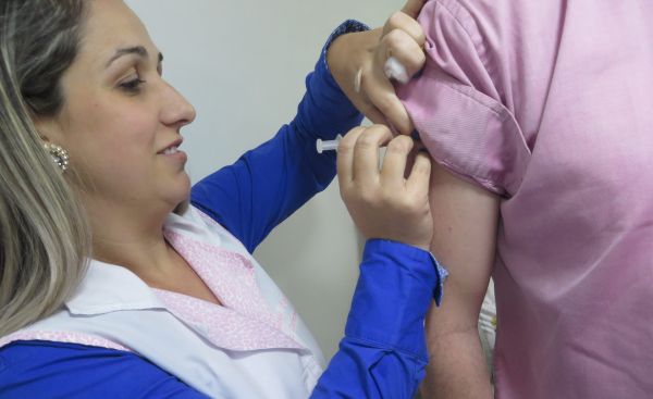 Em parceria com a CAASC, OAB Joinville realiza Campanha de Vacina��o