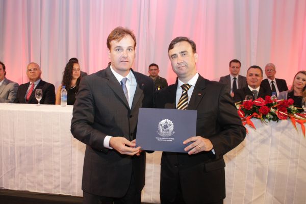 Solenidade de Posse da Diretoria e Conselho e diploma��o do Coordenador Geral e Presidentes de Comiss�es da gest�o 2013/2015 da OAB Joinville ocorreu na �ltima ter�a-feira (29) no sal�o da V12 Lounge