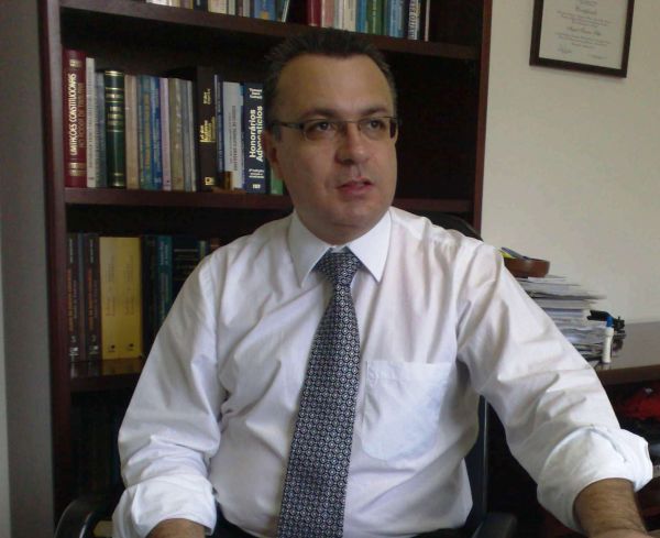 Presidente da OAB Joinville divulga relat�rio prestando contas dos 15 meses iniciais da Gest�o 2010/2012