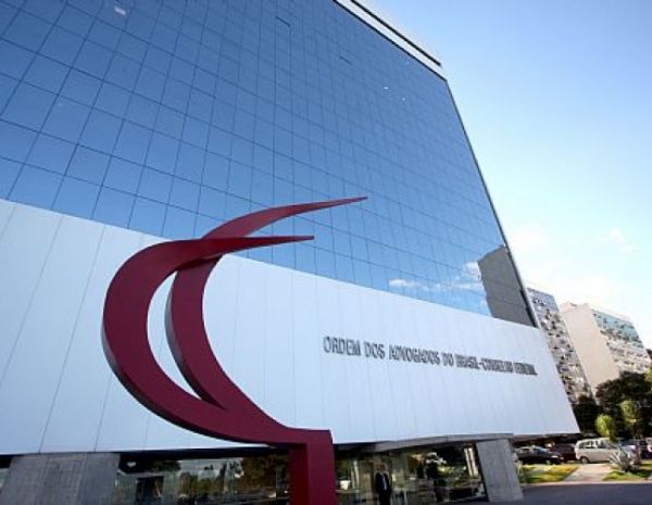 OAB Nacional obt�m liminar e derruba exig�ncia de procura��o p�blica para advogados acessarem dados fiscais de clientes