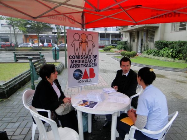 Projeto �OAB vai � pra�a� � bem recebido em Joinville