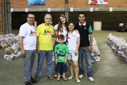OAB Joinville participa da Campanha Natal da Fam�lia e arrecada 1,3 tonelada de alimentos