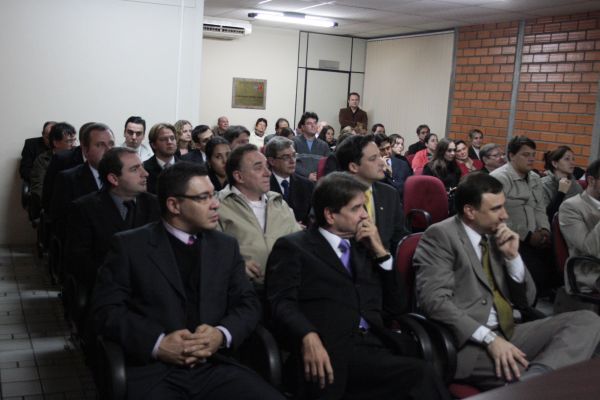 OAB Joinville realiza sua 5� Reuni�o Geral do ano, com entrega de Carteiras