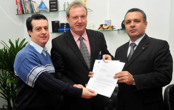 OAB Joinville � recebida pelo presidente da C�mara de Vereadores