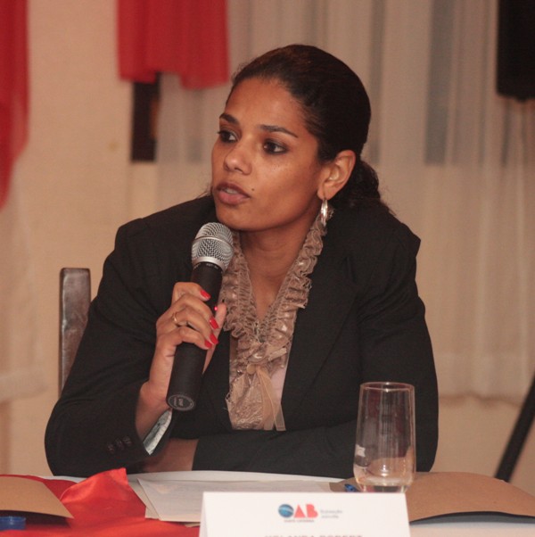 OAB Joinville convida advogados que queiram ministrar palestras para o projeto OAB VAI � ESCOLA