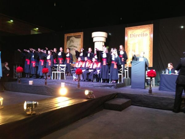 Presidente da OAB Joinville representa institui��o na solenidade de cola��o de grau dos acad�micos de Direito da Faculdade Guilherme Guimbala