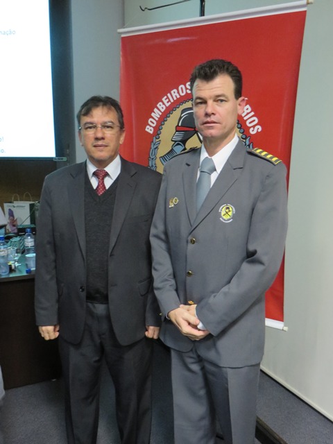 Diretor da OAB Joinville participa de homenagem � corpora��o de Bombeiros Volunt�rios