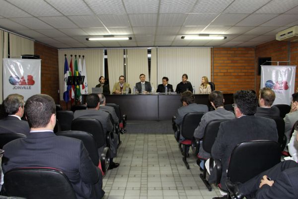 Diretoria da OAB Joinville convoca advogados para Plen�ria Mensal nesta Ter�a, 09/09