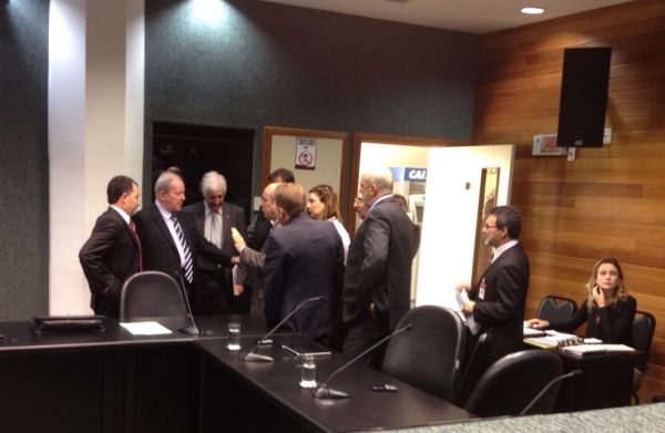 D�vida com a Defensoria Dativa: mais uma vez a advocacia catarinense fica s� nas promessas do Governo do Estado