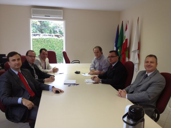 Defensoria Dativa: Manifesto conjunto da OAB Joinville com Entidades � encaminhado para a Assembleia Legislativa