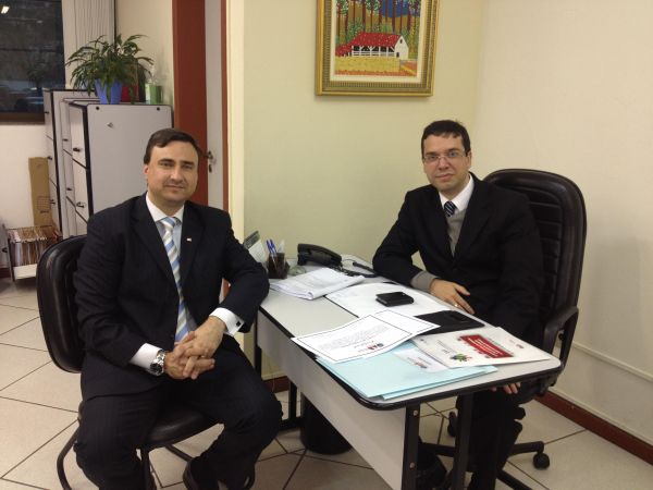 OAB Joinville e ESA fecham parceria para capacita��o dos advogados na Subse��o