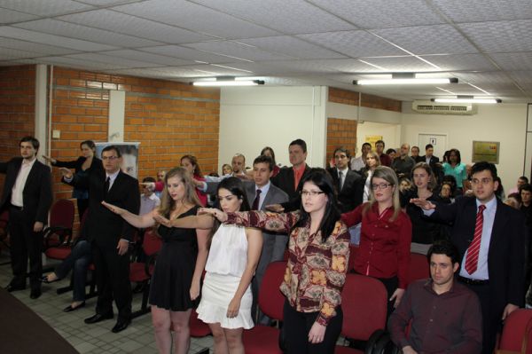 OAB Joinville d� boas vindas a 20 novos advogados