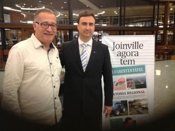 Presidente da OAB Joinville prestigia lan�amento do Jornal Folha Sustent�vel