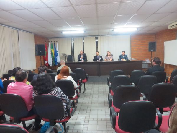 OAB Joinville convida para sua Sess�o Plen�ria no dia 07/12 (�ltima de 2011) com entrega de carteiras a novos advogados e estagi�rio