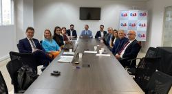 04 comiss�es se re�nem para realizar reuni�o ordin�ria mensal