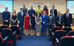 OAB Joinville entrega credenciais para 04 novos(as) advogados(as)