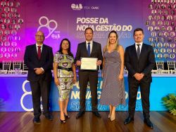 Presidente �liver Jander Costa Pereira recebe diploma