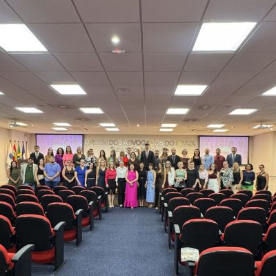 OAB Joinville realiza 12� Sess�o Aberta Ordin�ria do Conselho com mesa diretiva composta por mulheres