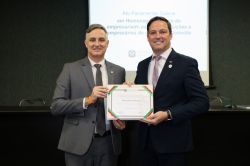 Presidente da OAB Joinville e Subse��o recebe homenagem em Ato Solene Parlamentar