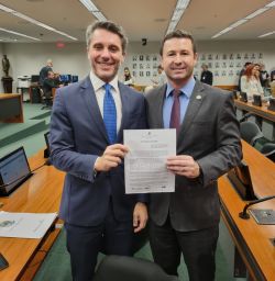 Joinville participa da aprova��o do PL que beneficia advogados em caso de adoecimento