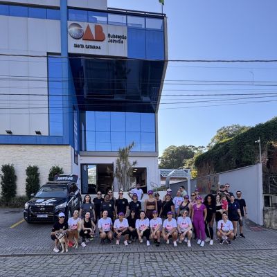 OAB Joinville realiza �Caminhada Por Elas� em a��o de conscientiza��o e apoio �s mulheres