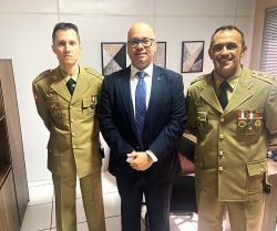 Diretoria da OAB Joinville participa da Solenidade de Passagem de Comando do 17� Batalh�o de Pol�cia Militar