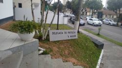 Comiss�o da Mulher Advogada renova jardim da Delegacia da Mulher de Joinville