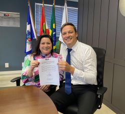 Presidente da OAB Joinville faz a transmiss�o de cargo para a vice-presidente