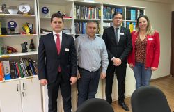 Diretoria da OAB Joinville se re�ne com o magistrado titular do 2� Juizado Especial  C�vel de da Comarca de Joinville