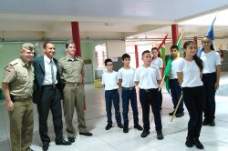 Comiss�o de Direito Militar realiza visita a Col�gio Militar