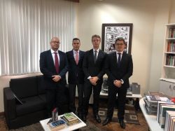 Comiss�o de Direito Criminal e Assuntos Prisionais realiza visita institucional � 3� Vara de Direito Criminal da Comarca de Joinville