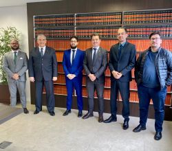 Comiss�es de Defesa, Assist�ncia e Prerrogativas e de Assuntos Judiciais e Extrajudiciais realizam reuni�o em conjunto