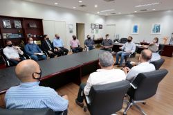 OAB Joinville se reuniu com o Prefeito Adriano Silva para discutir o avan�o da Pandemia